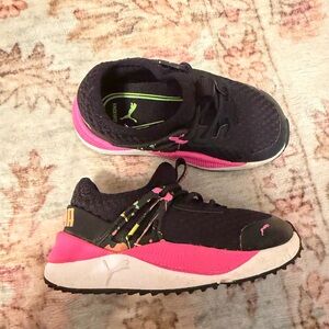 PUMA toddler Black and Pink Athletic Sneakers